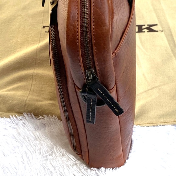 Trask Jackson Slim Zip Top Bison Leather Bag - Picture 6 of 8